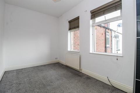 2 bedroom end of terrace house to rent, Westfield Street, Ossett WF5