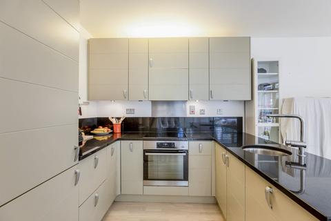 2 bedroom flat to rent, Hop Street London SE10