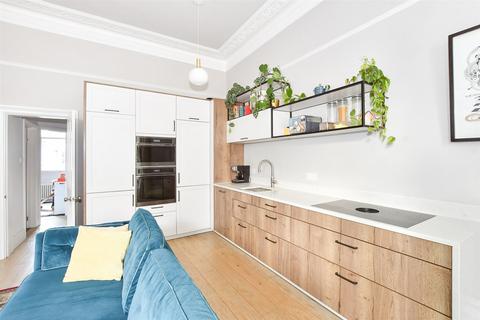 2 bedroom flat for sale, Lansdowne Place, Hove, East Sussex