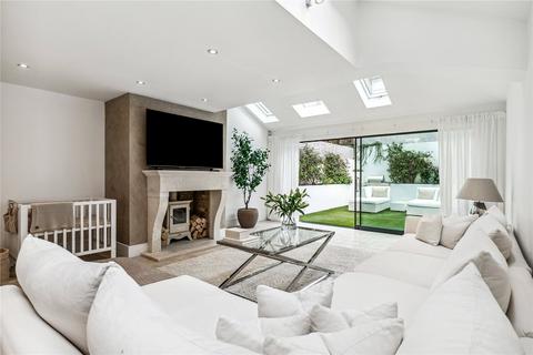 5 bedroom house for sale, Devereux Road, SW11