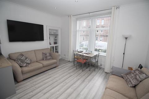 2 bedroom flat to rent, Cardwell Road, Gourock