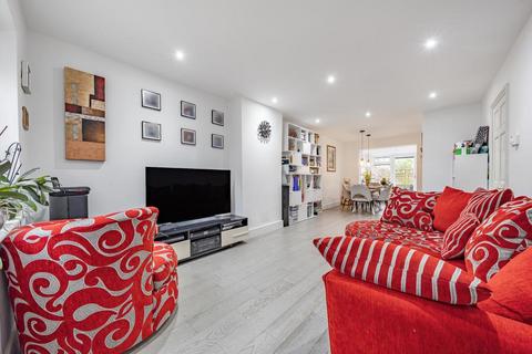 188 Blakes Avenue, Witney, OX28 3UD
