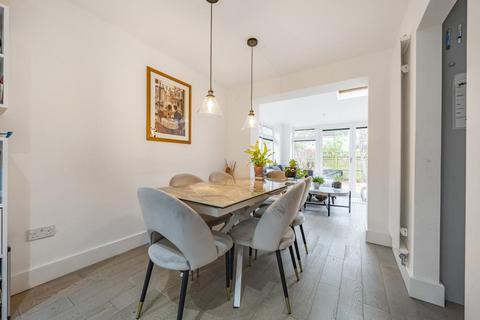 188 Blakes Avenue, Witney, OX28 3UD