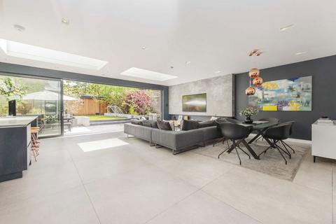 5 bedroom semi-detached house to rent, Kings Avenue, London SW12