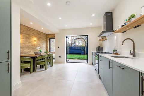 5 bedroom house for sale, Thornby Road, London E5