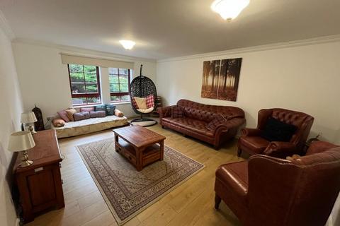 3 bedroom flat to rent, Orchard Brae Avenue, Orchard Brae, Edinburgh, EH4