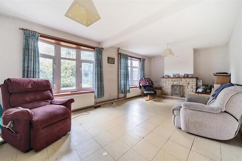 4 bedroom chalet for sale, Meadow Way, Camberley GU17