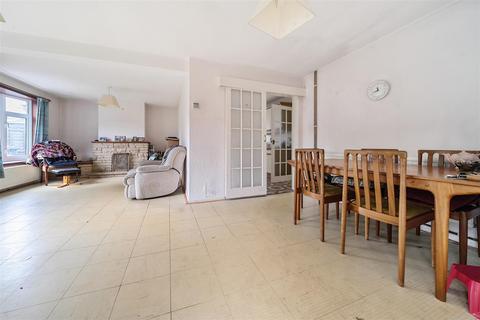 4 bedroom chalet for sale, Meadow Way, Camberley GU17