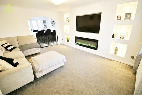 4 bedroom detached house for sale, Parkway, Westhoughton, BL5 2RY