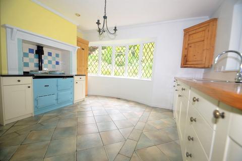 4 bedroom semi-detached house to rent, Wells Road, Malvern, Worcestershire, WR14 4HF