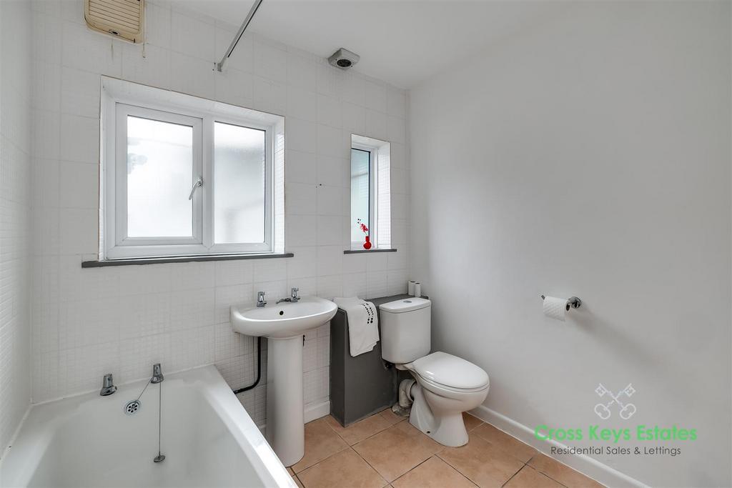Ground Floor Family Bathroom