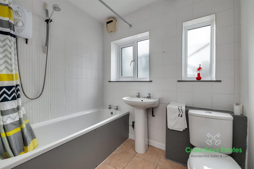 Ground Floor Family Bathroom