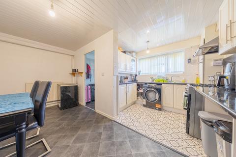 3 bedroom end of terrace house for sale, Willow Hill Close, Nottingham NG6