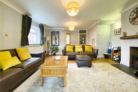 3 bedroom end of terrace house for sale, Ryde Gardens, Yateley, Hampshire