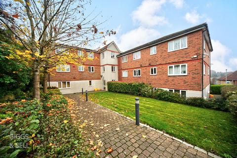 Treetop Close, Luton, Bedfordshire, LU2