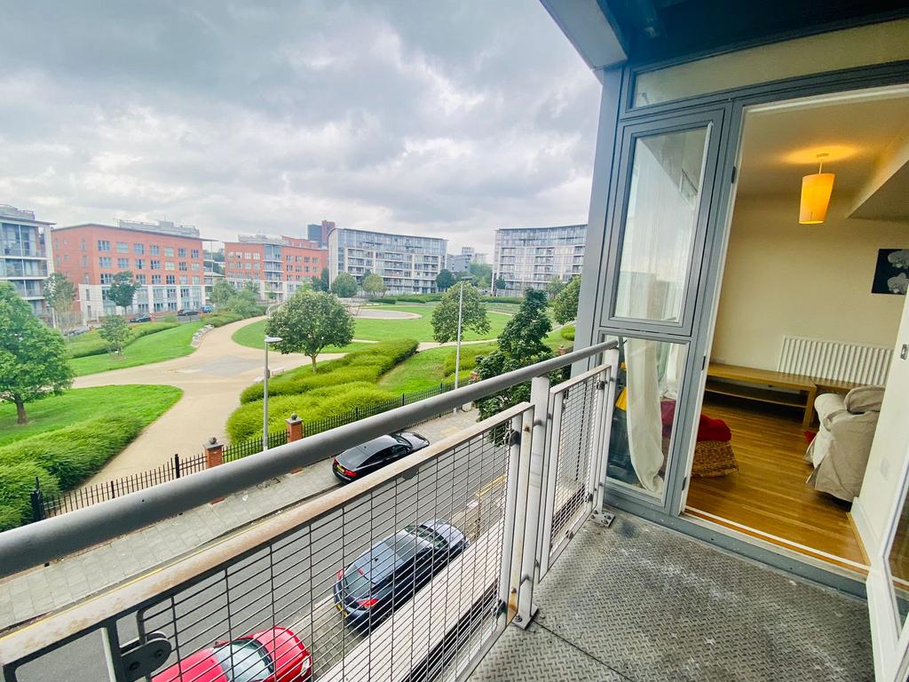 Park central one bedroom apartment overlooking th