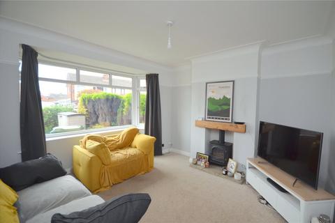 4 bedroom semi-detached house for sale, Wellhouse Lane, Mirfield, West Yorkshire, WF14