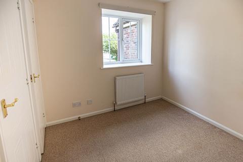 2 bedroom terraced house to rent, Waters Edge, Pewsham, SN15