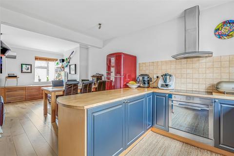 3 bedroom flat for sale, Mortlake High Street, Mortlake, London, SW14