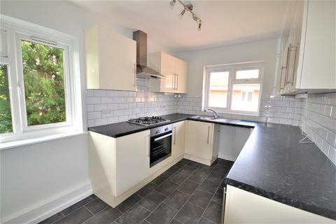 2 bedroom flat to rent, Barnhorn Close, Bexhill-On-Sea TN39