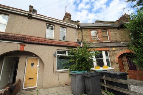 3 bedroom terraced house to rent, Brampton Road, London N15