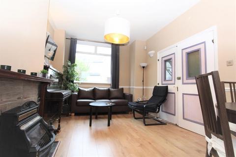 3 bedroom terraced house to rent, Brampton Road, London N15