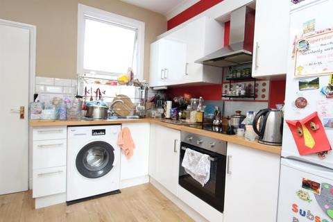 3 bedroom terraced house to rent, Brampton Road, London N15