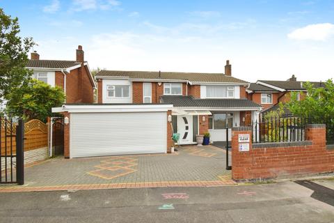 4 bedroom detached house for sale, Windrush Drive, Leicester LE2