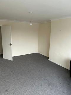 2 bedroom flat to rent, Elsdon Avenue, Seaton Deleval Whitley Bay NE25