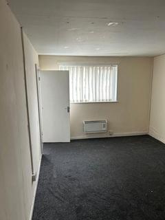 2 bedroom flat to rent, Elsdon Avenue, Seaton Deleval Whitley Bay NE25