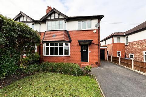 3 bedroom semi-detached house to rent, Delahays Road, Hale, Altrincham