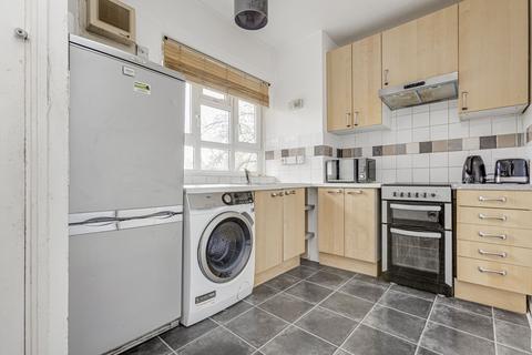 2 bedroom flat to rent, Elstead House, Redlands Way, London