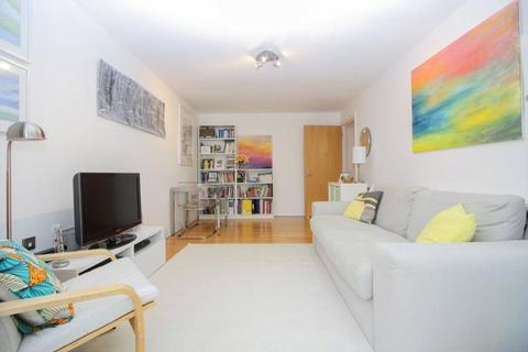 1 bedroom flat to rent, St. Davids Square, London