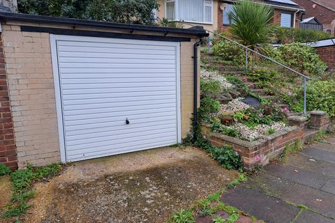 Garage to rent, Westfield Road, Eastbourne BN21