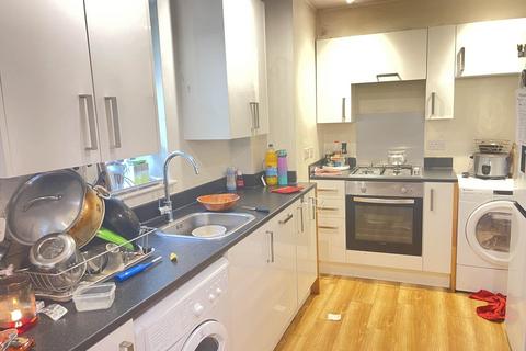 1 bedroom flat to rent, High Street, Harlinghton,Hayes,Ub3