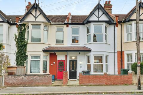 3 bedroom terraced house to rent, Southview Drive, Westcliff-on-sea, SS0