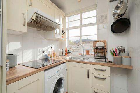 1 bedroom flat for sale, Orsett Terrace, London W2