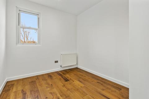 2 bedroom flat for sale, Fulham Palace Road, London