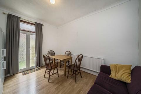 57 Oaklands Grove, London, W12 0JE