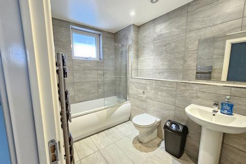 undefined, Park Street, Luton LU1