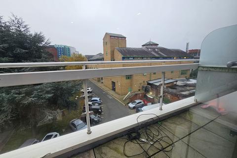 undefined, Park Street, Luton LU1