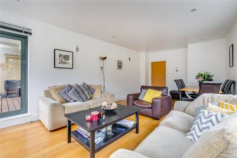 3 bedroom maisonette to rent, Sheringham Road, Islington, London