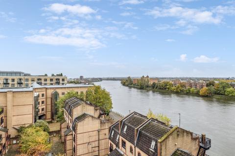 3 bedroom flat for sale, Queens Wharf, 2 Crisp Road, London