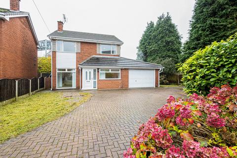 3 bedroom detached house to rent, Whalley Avenue, Davyhulme, Manchester, M41