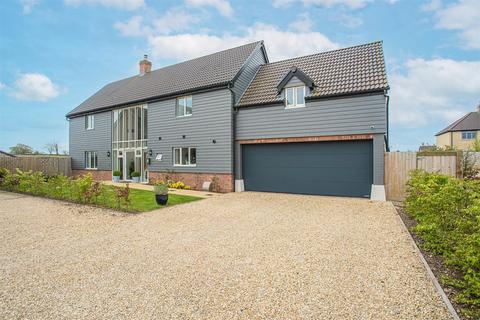 4 bedroom detached house for sale, Southside Close, Corston