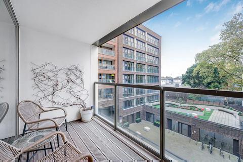 2 bedroom flat for sale, Sterling Way, Islington