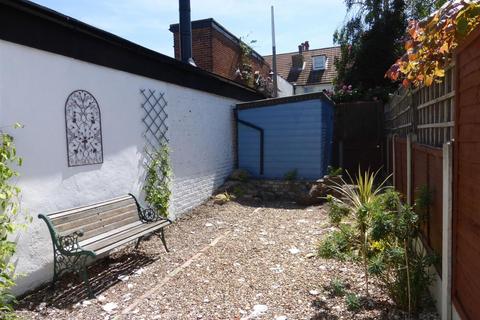 2 bedroom terraced house to rent, Woodlawn Street, Whitstable, CT5