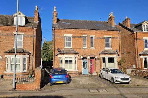 3 bedroom semi-detached house for sale, Long Acre, Bingham