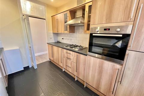 3 bedroom apartment to rent, Brownlow Road, London, N11