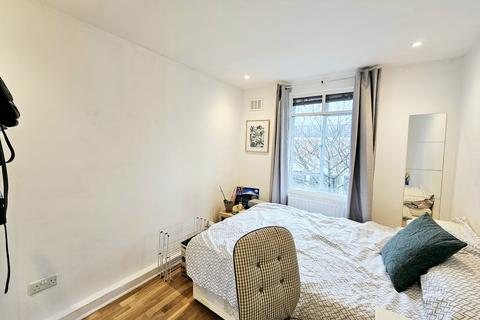 3 bedroom flat to rent, Holloway Road, Archway, N7